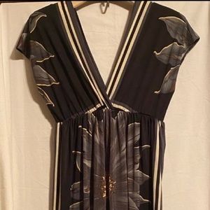 NWOT Velvet Room Dress • Medium